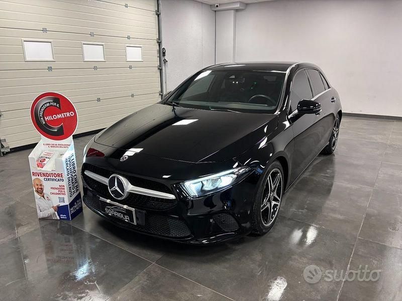 Usata Mercedes A180 Premium 116 CV (85 kW) 2019 Nero Berlina
