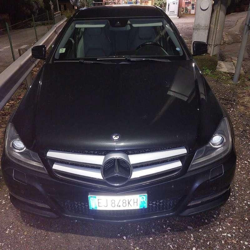 Usata Mercedes C220 Avantgarde 170 CV (125 kW) 2011 Nero Coupé