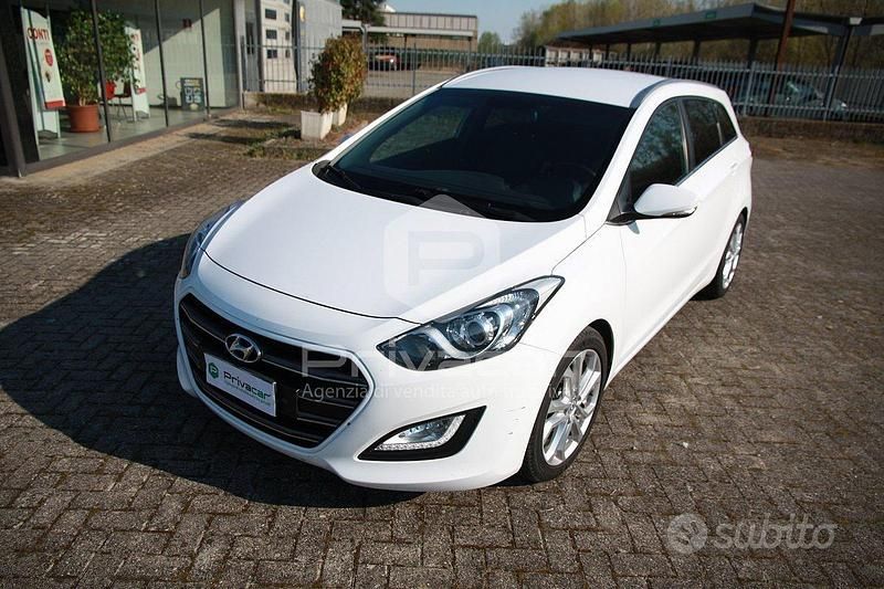 Usata Hyundai i30 GO! 110 CV (80 kW) 2016 Bianco Station wagon