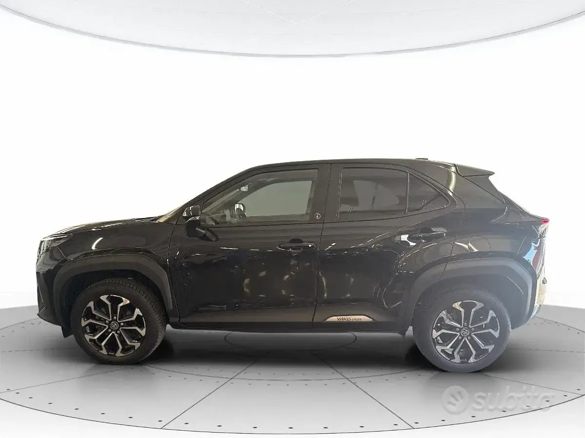 Usata Toyota Yaris Cross Trend 116 CV (85 kW) 2023 Nero SUV