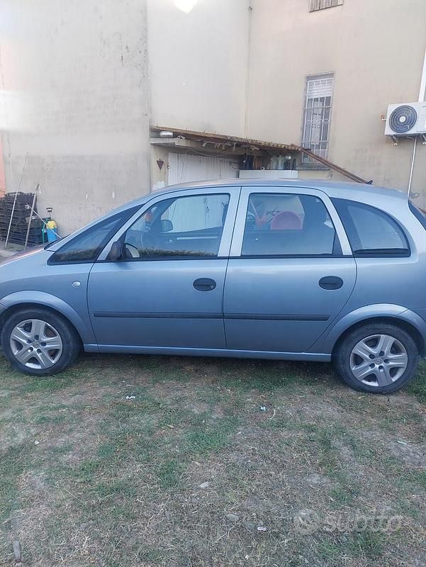Usata Opel Meriva 100 CV (73 kW) 2009 Grigio Monovolume