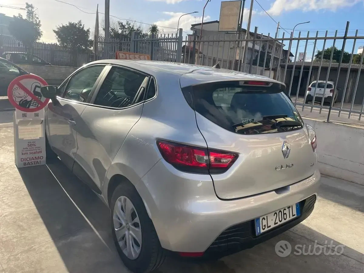 Usata Renault Clio Zen 75 CV (55 kW) 2016 Grigio Station wagon