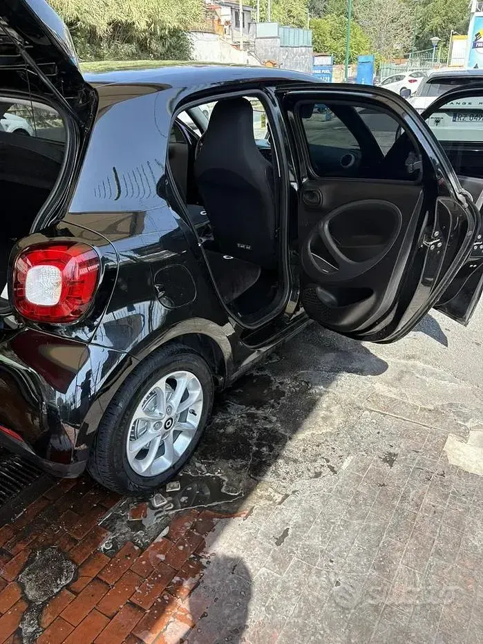 Usata Smart ForFour 61 CV (44 kW) 2017 Nero Utilitaria