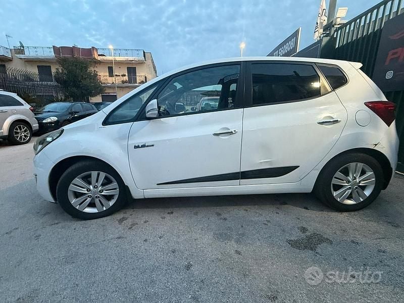 Usata Hyundai ix20 Comfort 90 CV (66 kW) 2016 Bianco Utilitaria