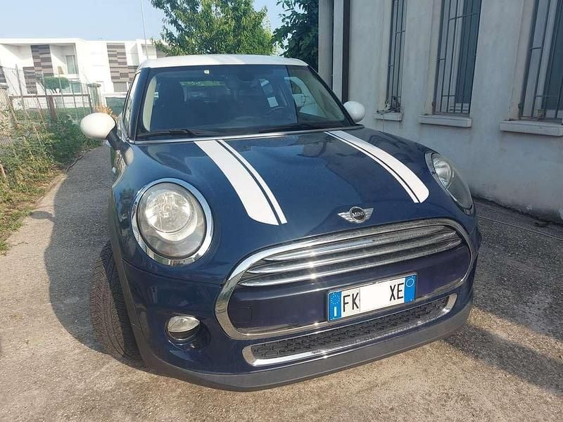 Usata Mini Cooper D 116 CV (85 kW) 2017 Blu/azzurro Utilitaria