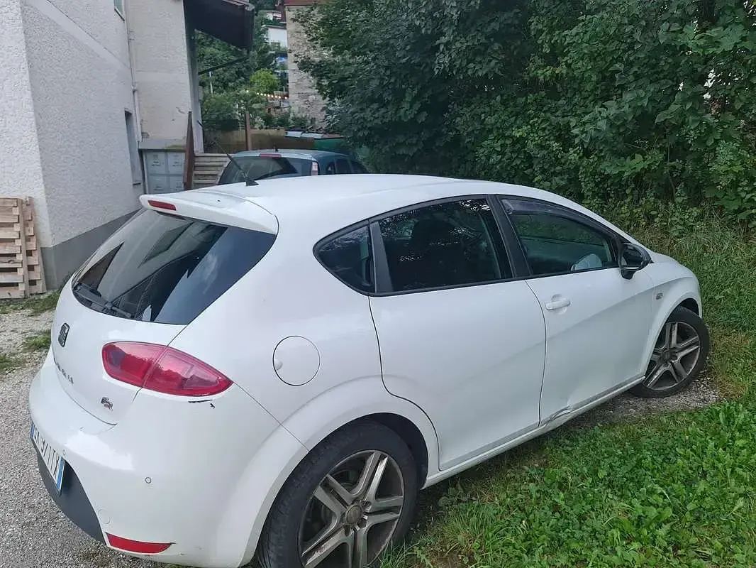 Usata Seat Leon FR 190 CV (139 kW) 2011 Bianco Utilitaria