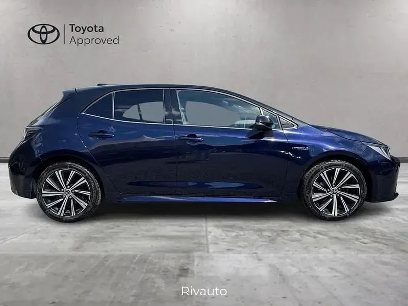Usata Toyota Corolla Style 122 CV (89 kW) 2020 Blu Utilitaria