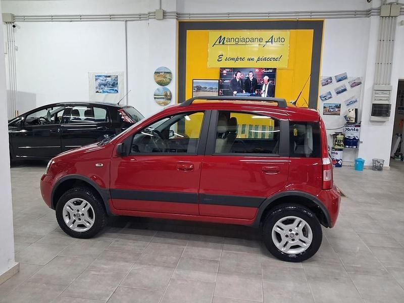 Usata Fiat Panda 4x4 Climbing 69 CV (50 kW) 2009 Rosso Utilitaria