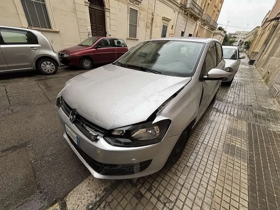 Usata VW Polo Trendline 75 CV (55 kW) 2011 Grigio Utilitaria