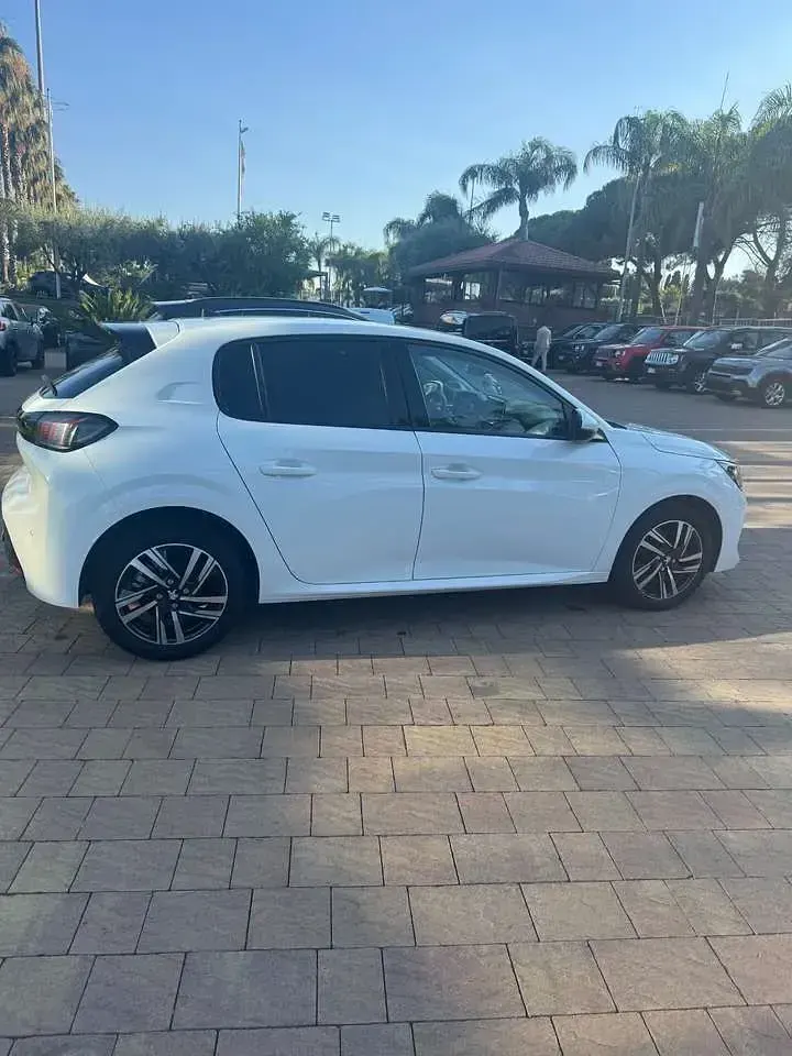 Usata Peugeot 208 Allure 101 CV (74 kW) 2021 Bianco Utilitaria