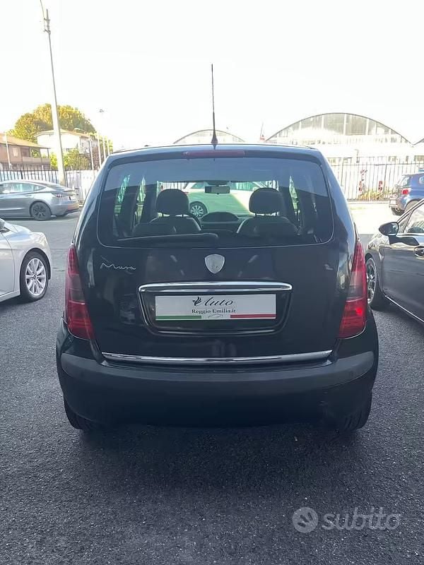 Usata Lancia Musa 95 CV (69 kW) 2005 Nero Monovolume
