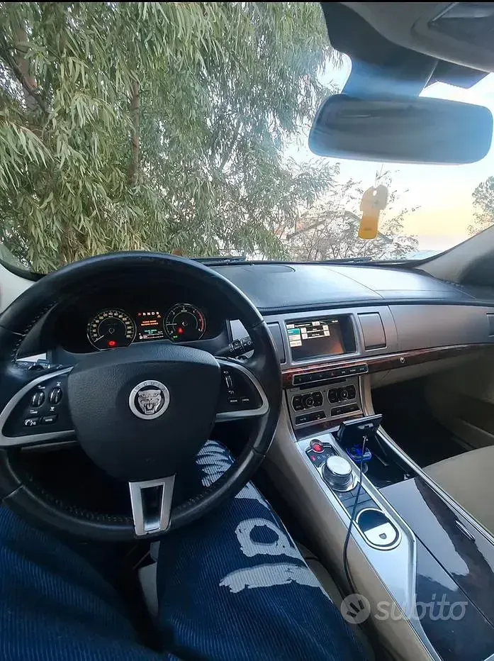 Usata Jaguar XF 190 CV (139 kW) 2011 Nero Berlina
