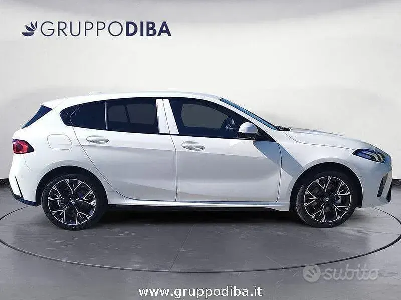 Nuova BMW 116 Efficient Dynamics 122 CV (89 kW) 2026 Bianco Utilitaria