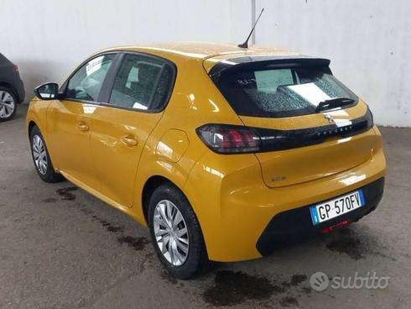 Usata Peugeot 208 Active 75 CV (55 kW) 2023 Giallo faro (metallizzato) Utilitaria