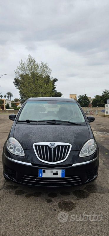 Usata Lancia Musa 95 CV (69 kW) 2012 Nero Monovolume