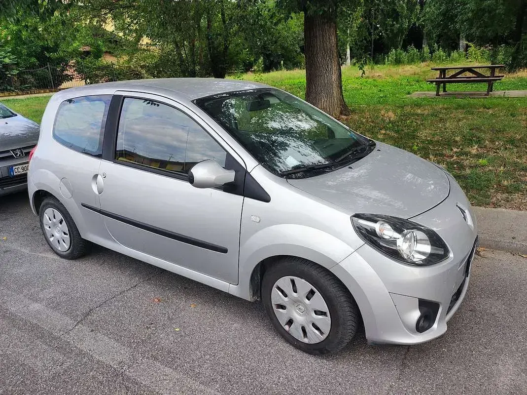 Usata Renault Twingo Initiale 76 CV (55 kW) 2008 Utilitaria