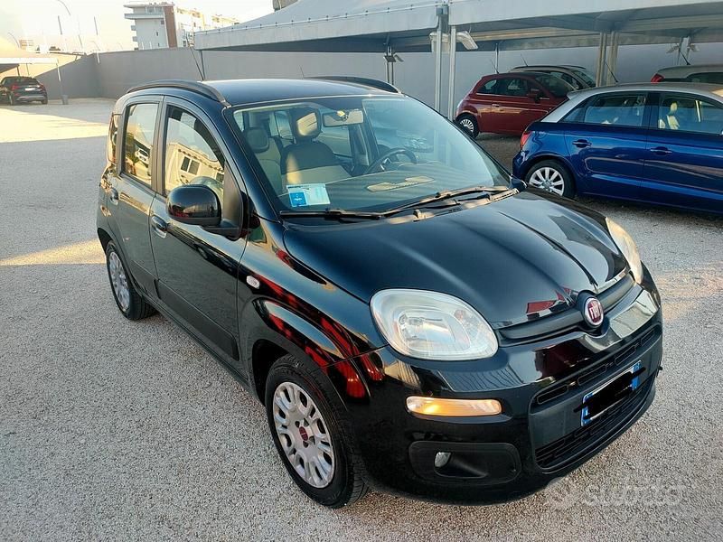 Usata Fiat Panda Lounge 69 CV (50 kW) 2013 Nero Utilitaria