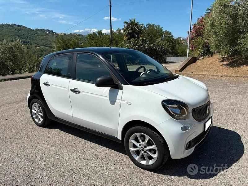 Usata Smart ForFour Passion 71 CV (52 kW) 2016 Bianco Utilitaria