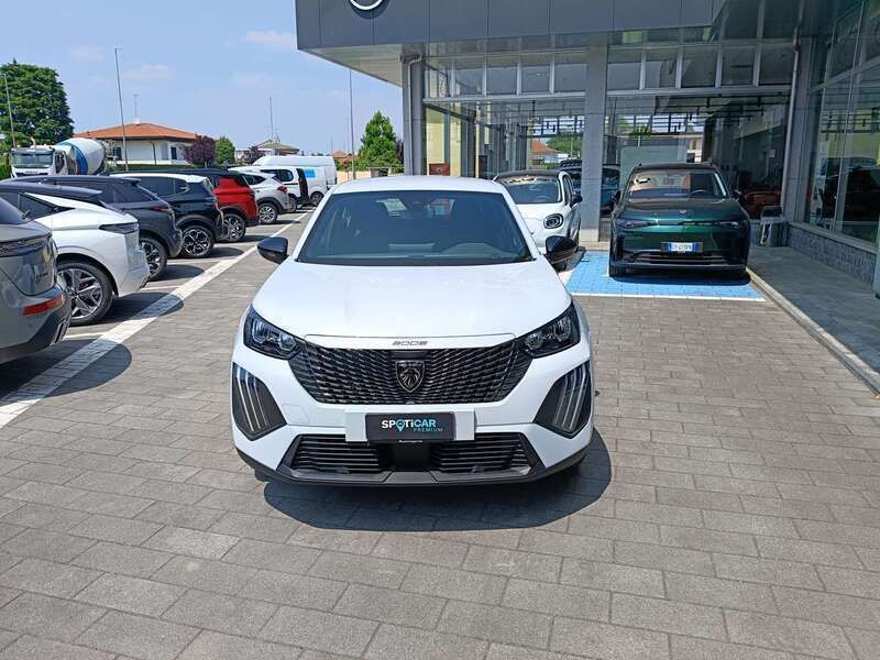 Nuova Peugeot 2008 Style 136 CV (100 kW) 2025 Bianco okenite SUV