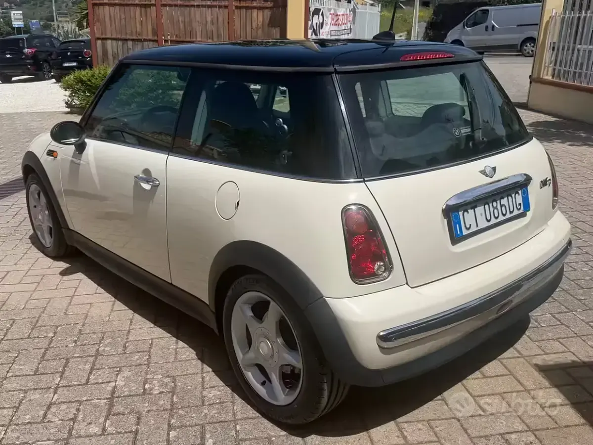 Begagnad Mini One D 75 HK (55 kW) 2005 Beige Halvkombi
