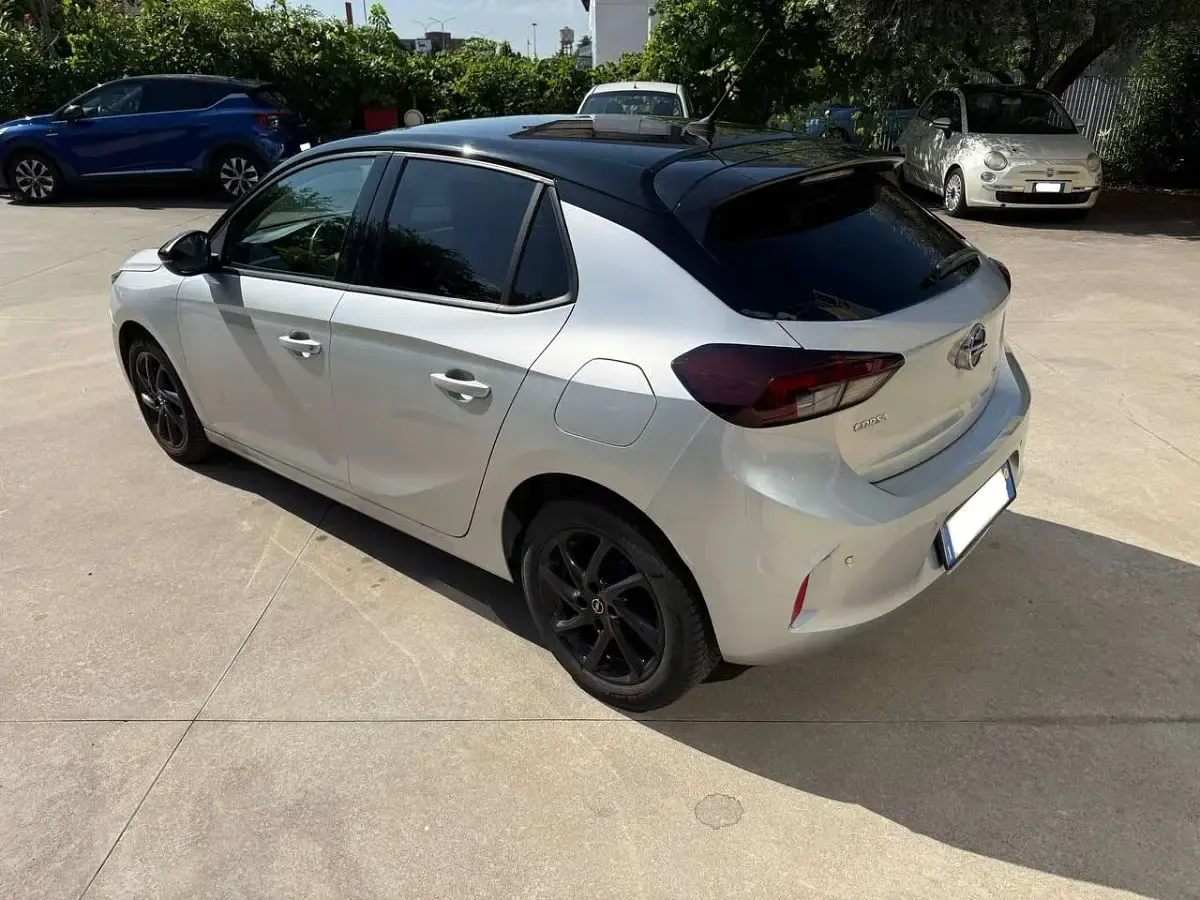 Usata Opel Corsa Elegance 101 CV (74 kW) 2022 Quartz grey Utilitaria