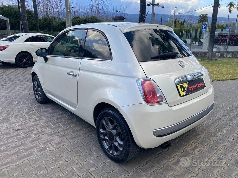 Usata Fiat 500 Lounge 69 CV (50 kW) 2010 Bianco Utilitaria