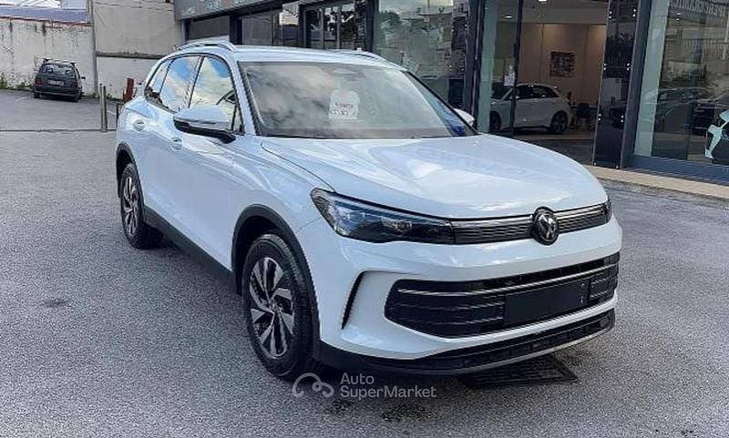 Nuova VW Tiguan Edition 131 CV (96 kW) 2026 Bianco SUV