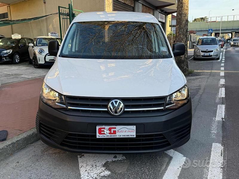 Usata VW Caddy Comfortline 102 CV (75 kW) 2016 Bianco Monovolume