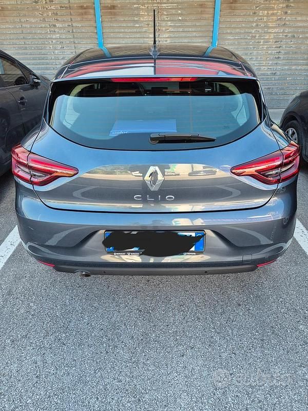 Usata Renault Clio V 101 CV (74 kW) 2021 Grigio Utilitaria