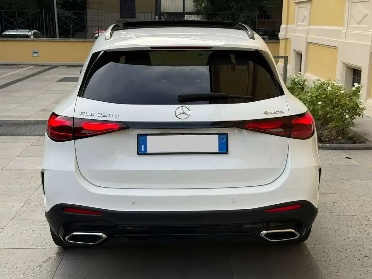 Usata Mercedes GLC220 AMG Line Premium Plus 197 CV (144 kW) 2023 Bianco SUV