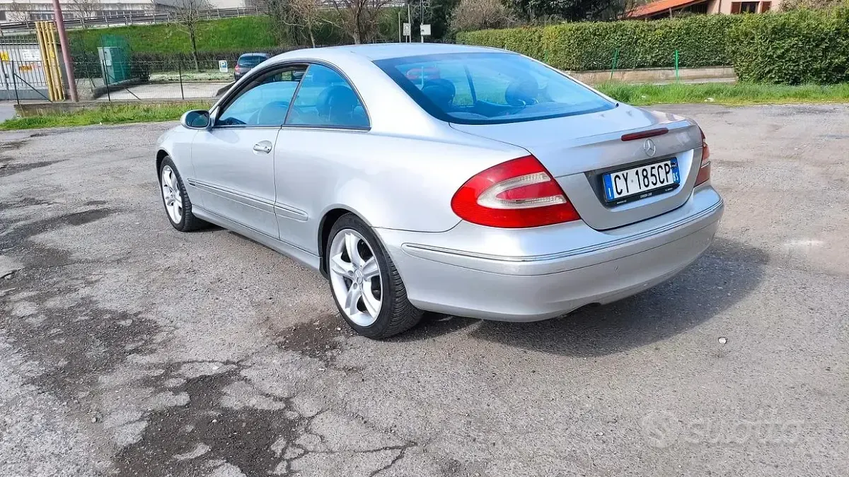Usata Mercedes CLK270 AMG 170 CV (125 kW) 2005 Grigio Coupé