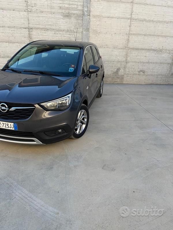 Usata Opel Crossland X Innovation 102 CV (75 kW) 2019 Grigio SUV