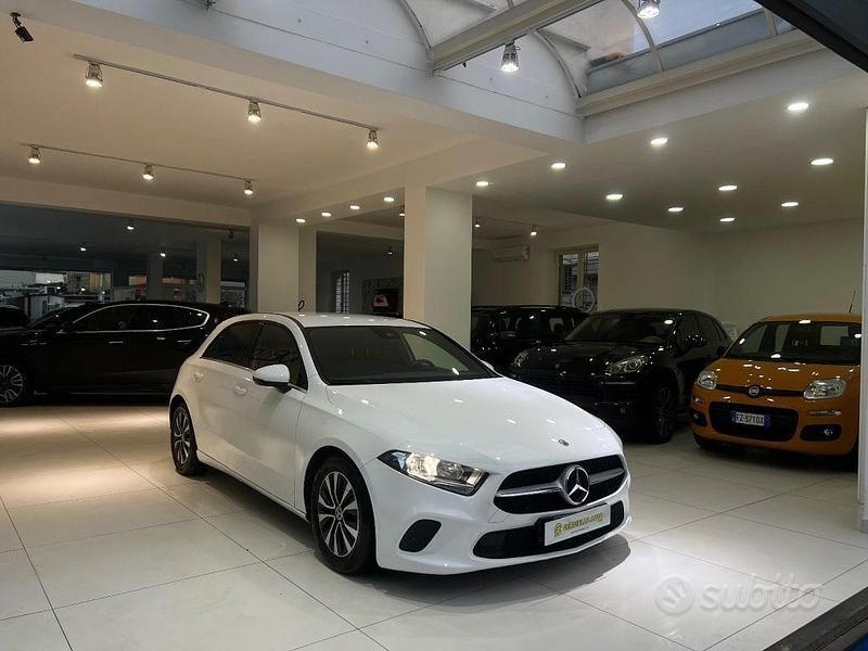 Usata Mercedes A180 116 CV (85 kW) 2021 Bianco Berlina