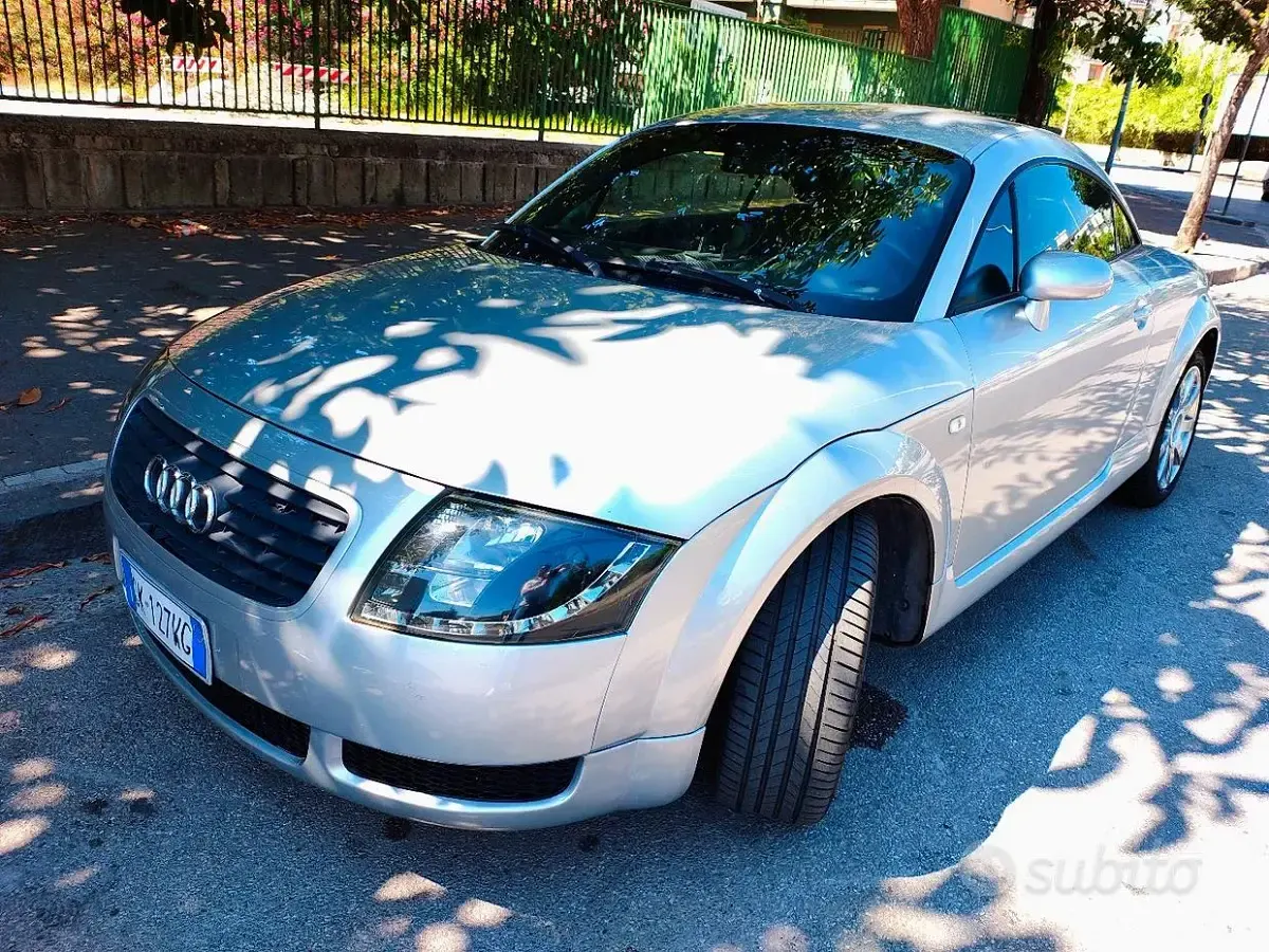 Usata Audi TT 179 CV (131 kW) 1999 Grigio Coupé