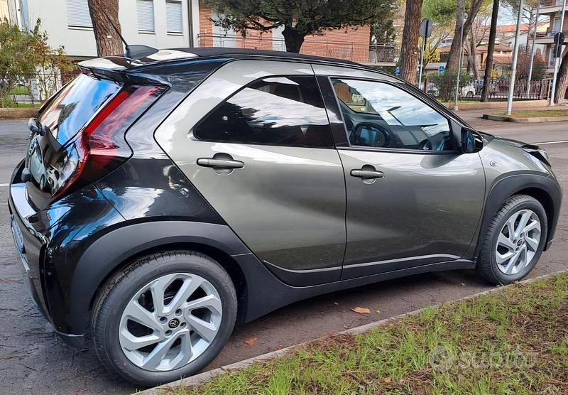 Usata Toyota Aygo X Trend 72 CV (52 kW) 2022 Verde SUV