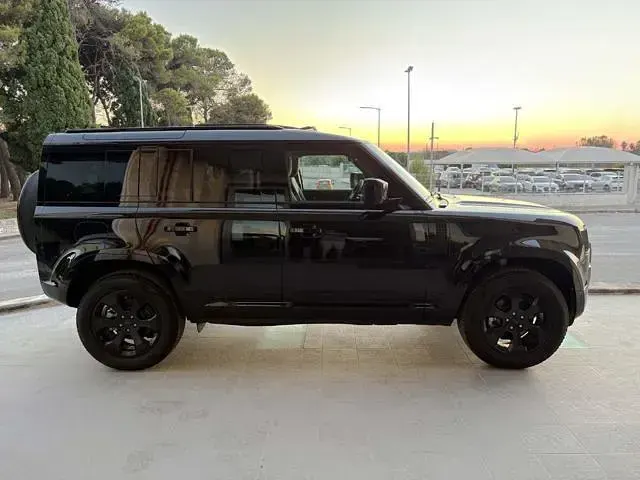 Nuova Land Rover Defender SE Dynamic 199 CV (146 kW) 2025 Nero SUV