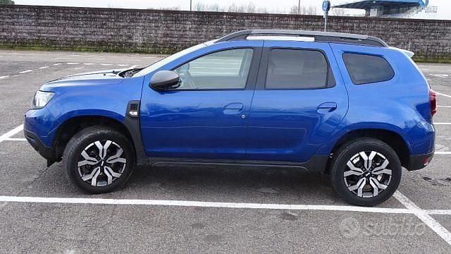 Second-hand Dacia Duster 116 CP (85 kW) 2023 Albastru SUV