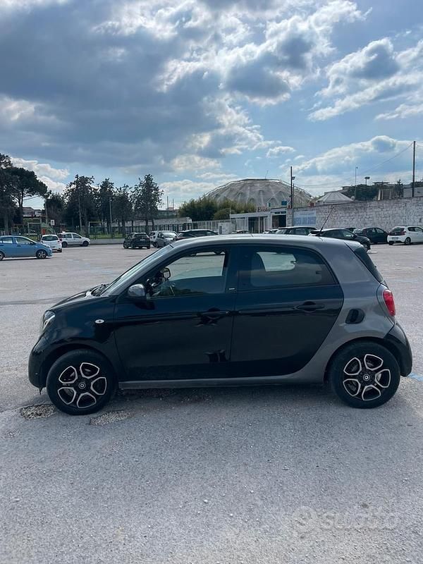 Usata Smart ForFour 2017 Nero Utilitaria