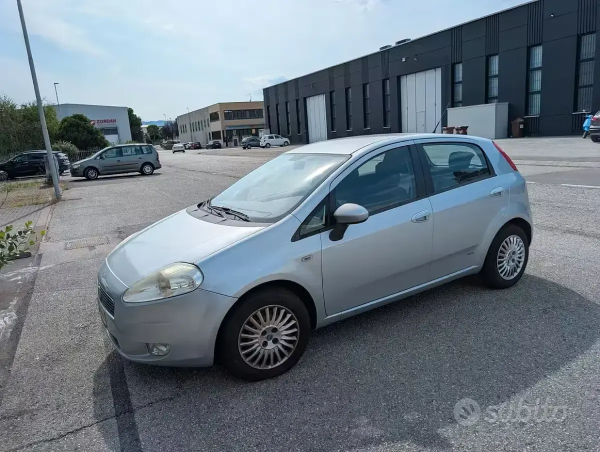 Usata Fiat Punto 80 CV (58 kW) 2006 Bluazzurro Utilitaria