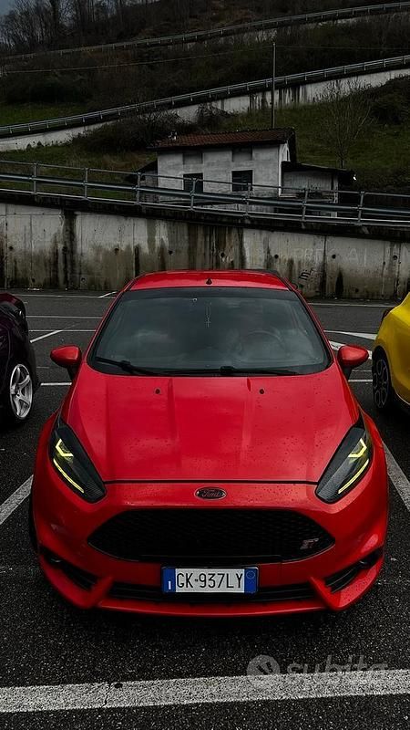 Usata Ford Fiesta ST 226 CV (166 kW) 2013 Rosso Utilitaria