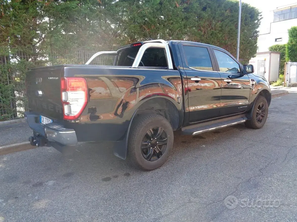 Usata Ford Ranger Limited 213 CV (156 kW) 2022 Nero Pick-up