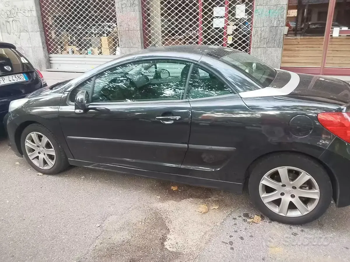 Usata Peugeot 207 CC 120 CV (88 kW) 2008 Nero Cabrio