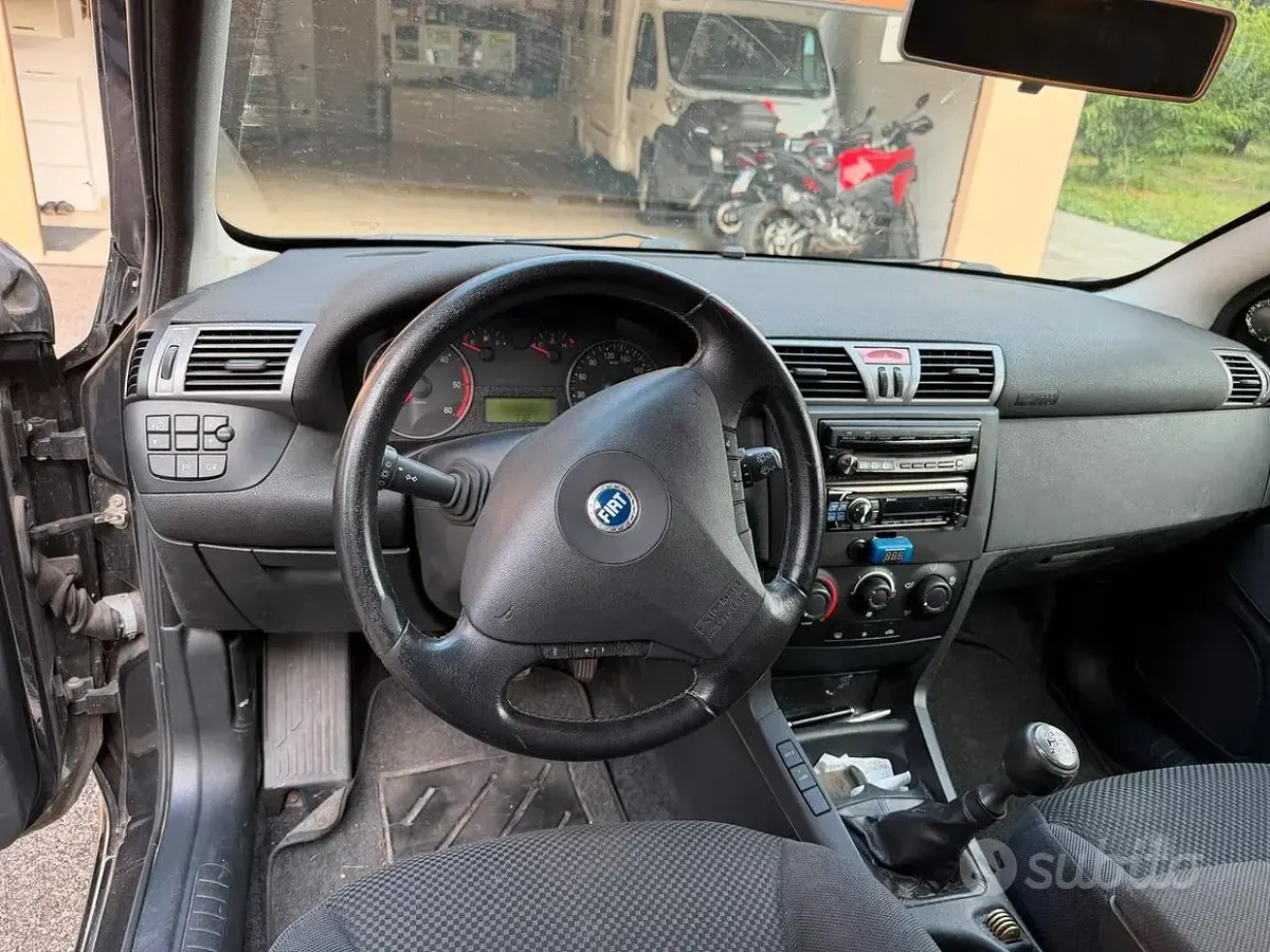 Usata Fiat Stilo 150 CV (110 kW) 2005 Nero Berlina