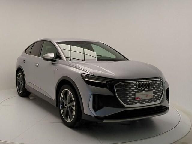Usata Audi Q4 Sportback e-tron Ambiente 210 kW (286 CV) 2024 Argento floret metallizzato SUV