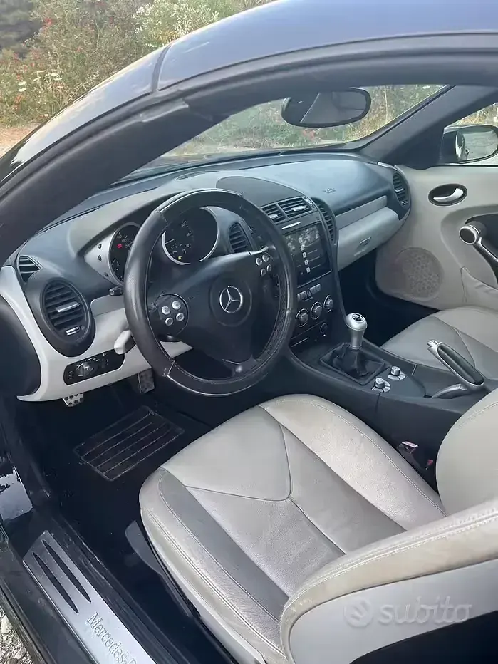 Usata Mercedes SLK200 163 CV (119 kW) 2007 Nero Cabrio