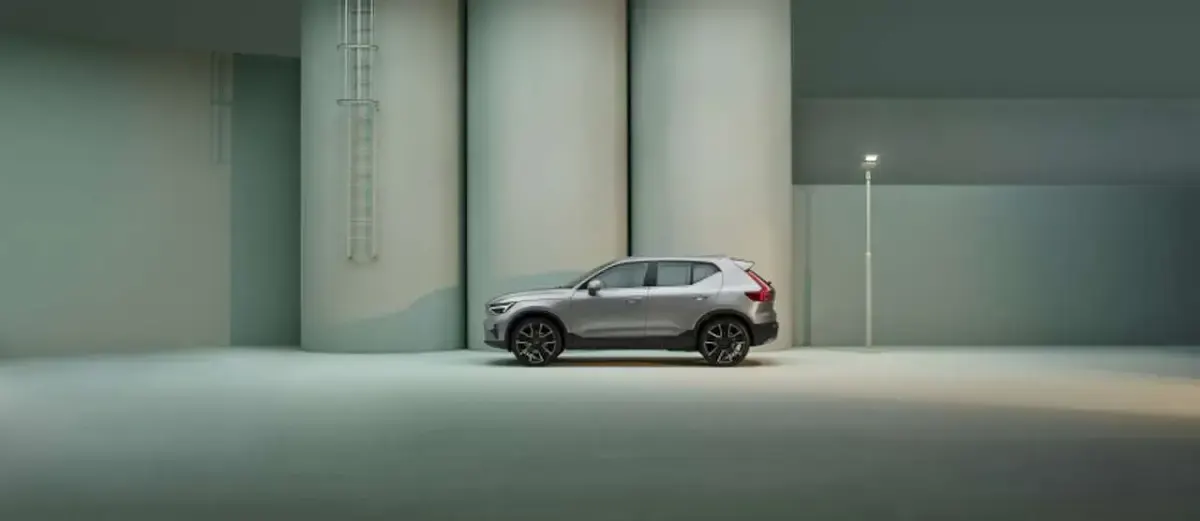 Usata Volvo XC40 163 CV (119 kW) 2024 Argento SUV