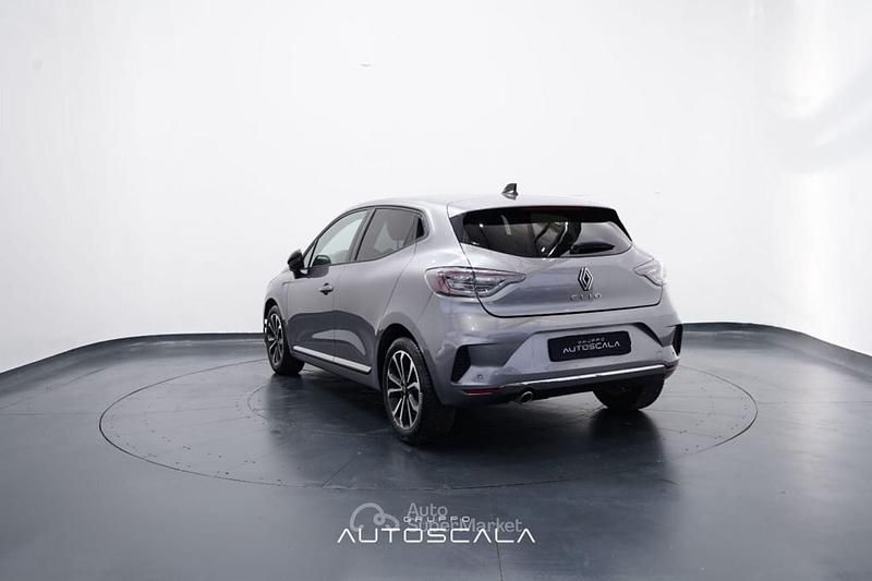 Usata Renault Clio V Techno 91 CV (66 kW) 2024 Grigio Berlina