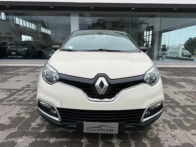 Usata Renault Captur Intens 90 CV (66 kW) 2014 Beige SUV