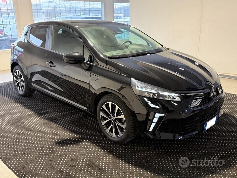 Nero metallizzato Usata 2024 Mitsubishi Colt Invite Tre volumi | 13.490 € (Buon prezzo) - Immagine 1/4