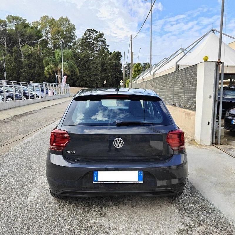 Usata VW Polo Trendline 80 CV (58 kW) 2018 Grigio Berlina